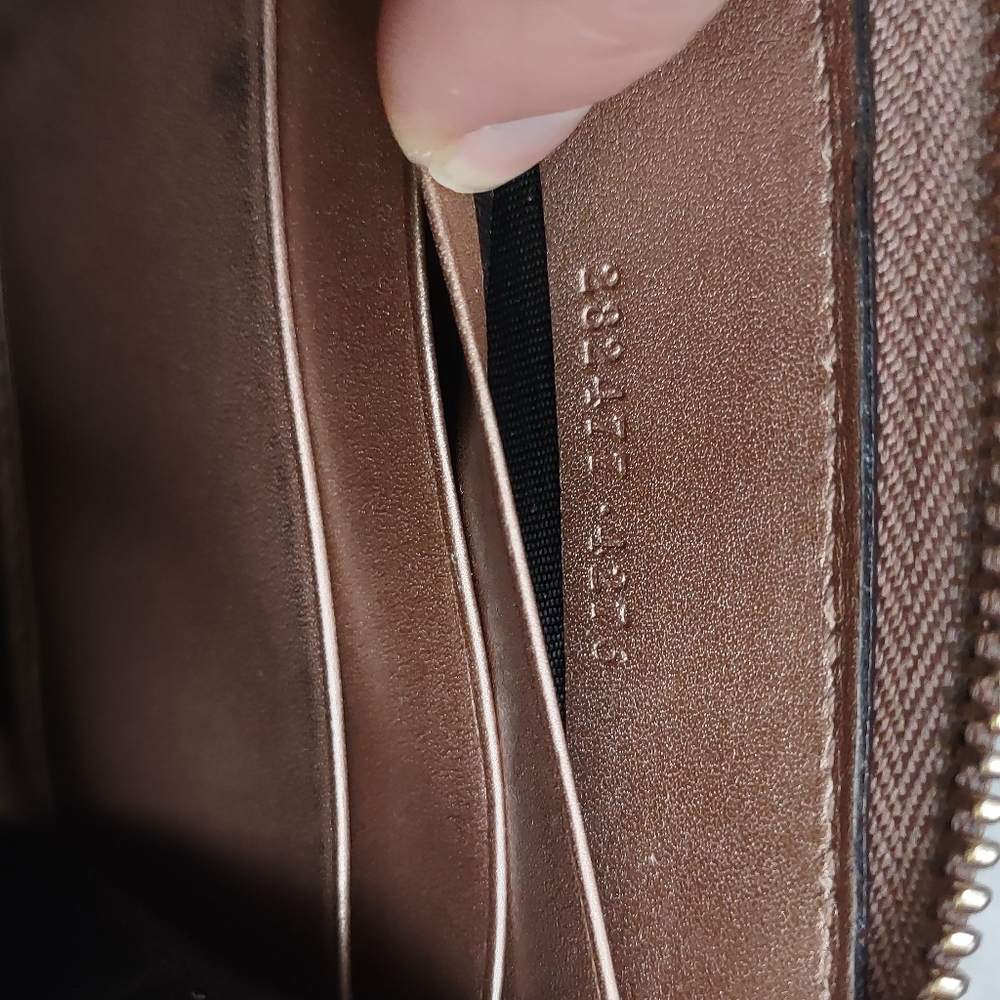 AUTHENTIC Gucci Shima Leather Wallet - Picture 5 of 8